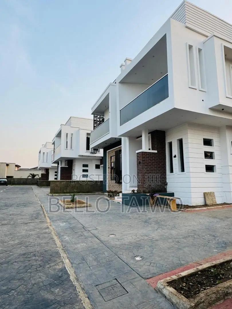 Fully Detached New 4 Bedrooms for Sell