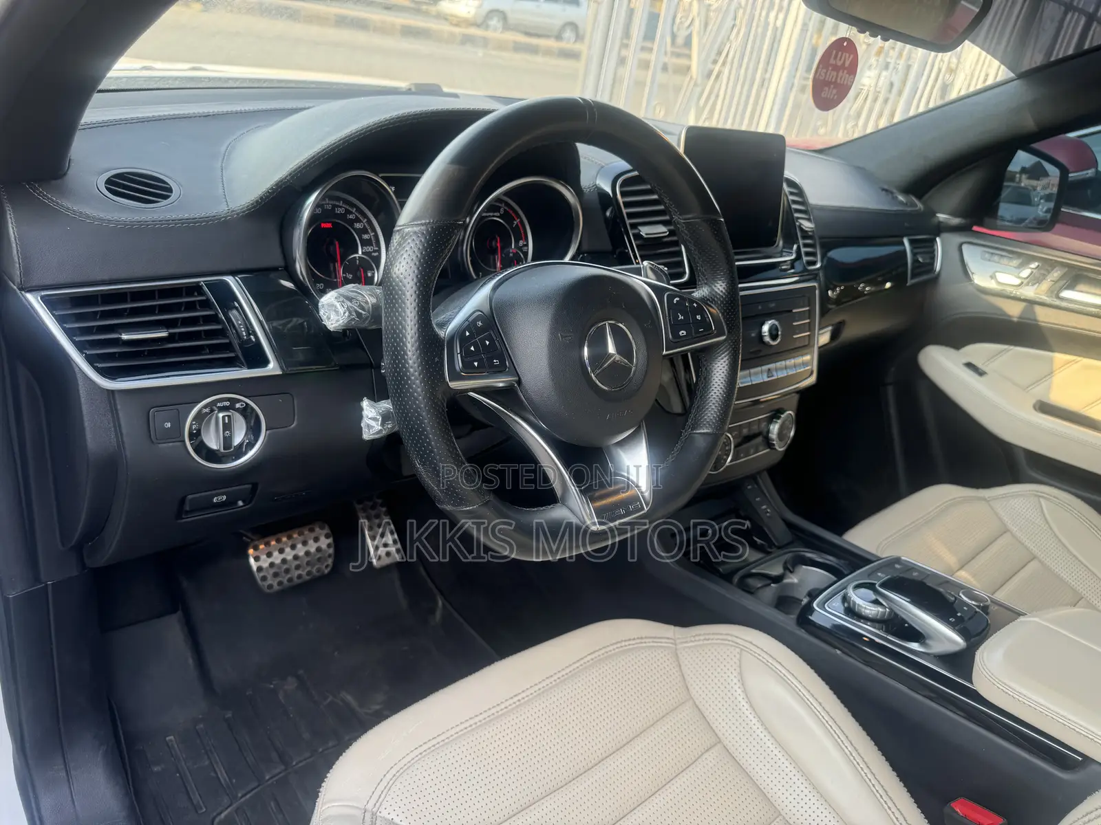Mercedes-Benz GLE-Class 2018 White
