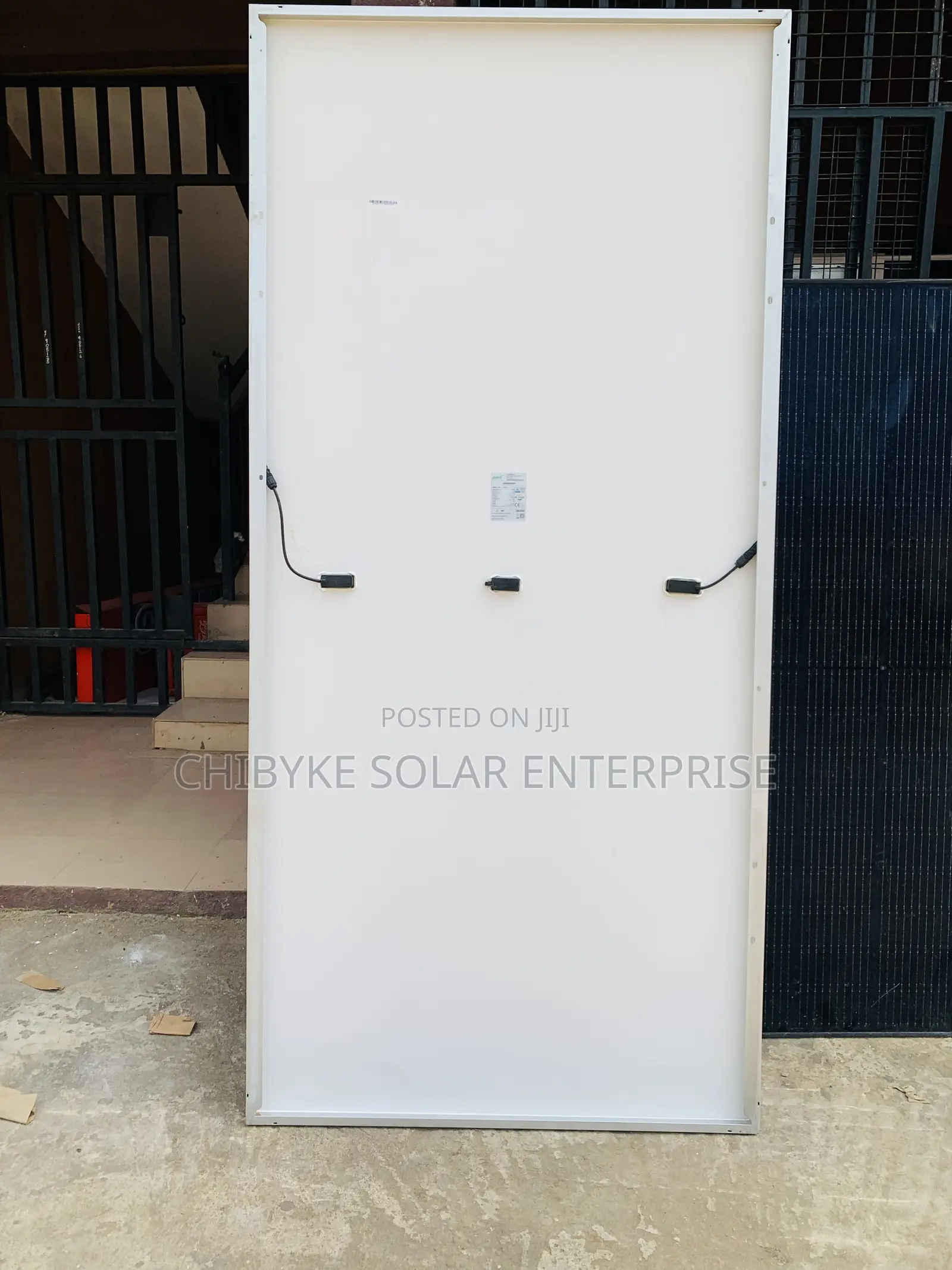 525watts Jinko Solar Panel Halfcut 156cells