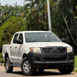 Toyota Hilux 2014 White