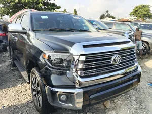 Toyota Sequoia Limited 4dr SUV 4WD (5.7L 8cyl 6A) 2016 Black