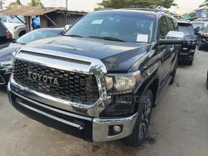 Toyota Sequoia Platinum 4dr SUV (5.7L 8cyl 6A) 2015 Black