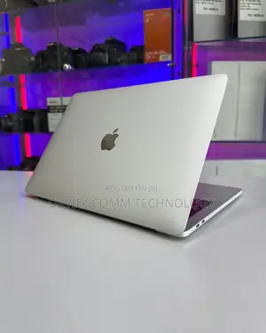 Laptop Apple MacBook Pro 2017 16GB Intel Core i7 SSD 512GB