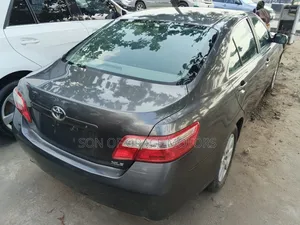 Toyota Camry XLE 4dr Sedan (2.5L 4cyl 6AM) 2010 Gray