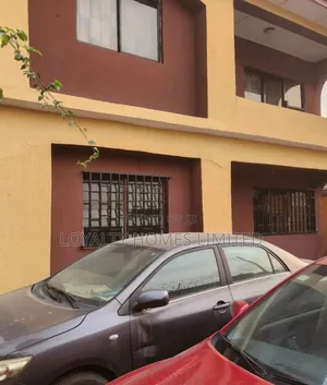 3bdrm Block of Flats in Parkview Estate for sale