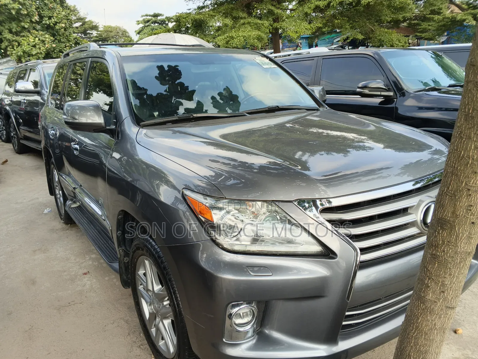 Lexus LX 2015 Gray