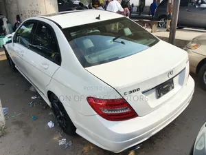 Mercedes-Benz C300 Sport 4Matic Sedan AWD (3.5L 6cyl 7A) 2014 White