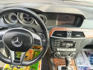 Mercedes-Benz C300 Sport 4Matic Sedan AWD (3.5L 6cyl 7A) 2014 White