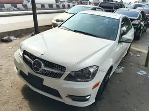 Mercedes-Benz C300 Sport 4Matic Sedan AWD (3.5L 6cyl 7A) 2014 White