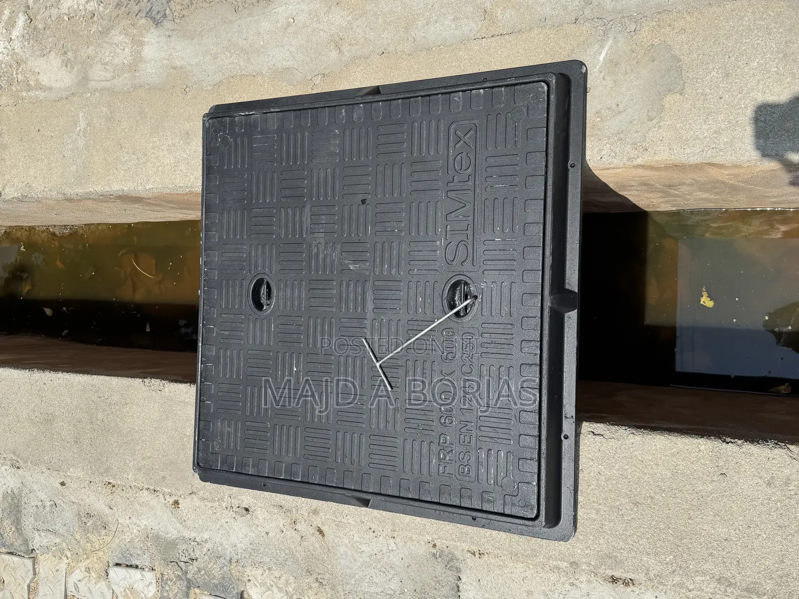 FRP/GRP Manhole Cover 78x78 C250 Black