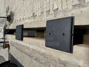 FRP/GRP Manhole Cover 78x78 C250 Black