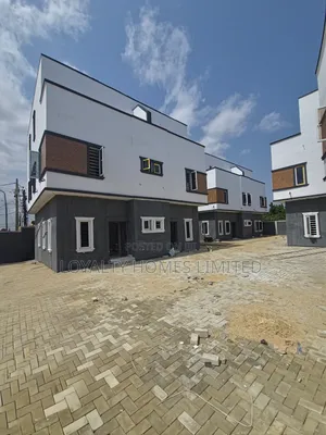 4bdrm Duplex in Anthony Village for sale