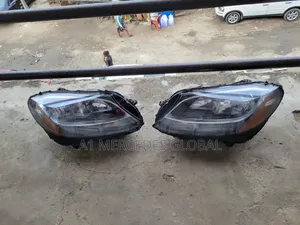 Mercedes-Benz C300 W205 Non-Charger Headlights