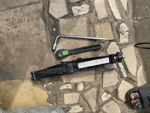 Mercedes Benz Jack
