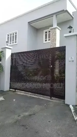 5bdrm Duplex in Ikeja for sale