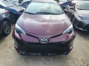Toyota Corolla SE (1.8L 4cyl 2A) 2018 Burgundy