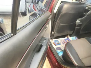 Toyota Corolla SE (1.8L 4cyl 2A) 2018 Burgundy