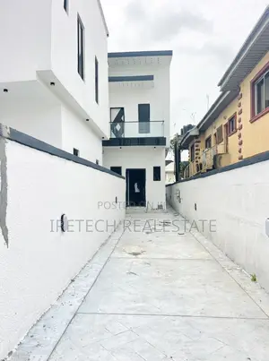 Very Spacious 5 Bedroom Fully Detached Duplex With Bq