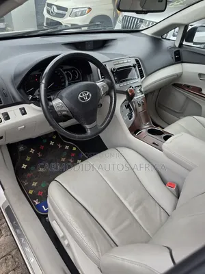 Toyota Venza V6 AWD 2010 White