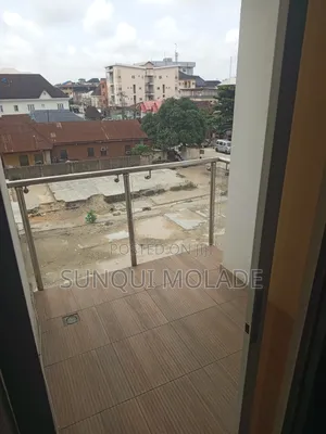 3bdrm Apartment in Alagomeji for rent