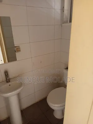 3bdrm Apartment in Alagomeji for rent