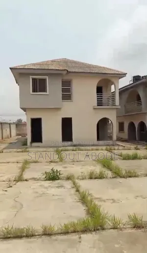 16bdrm Block of Flats in Ikorodu for sale