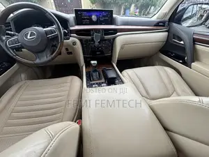 Lexus LX 2016 Gold