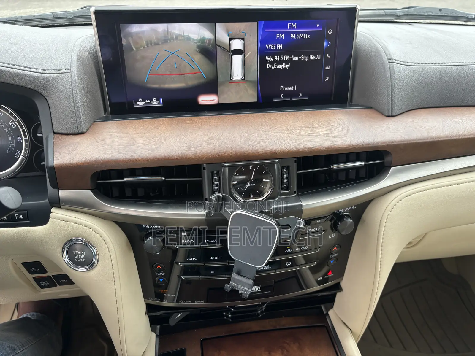 Lexus LX 2016 Gold