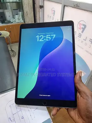 Apple iPad Air 3 64 GB Gray
