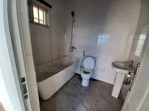 2bdrm Apartment in Wuse 2 for rent