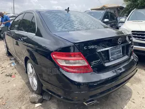 Mercedes-Benz C300 2011 Black