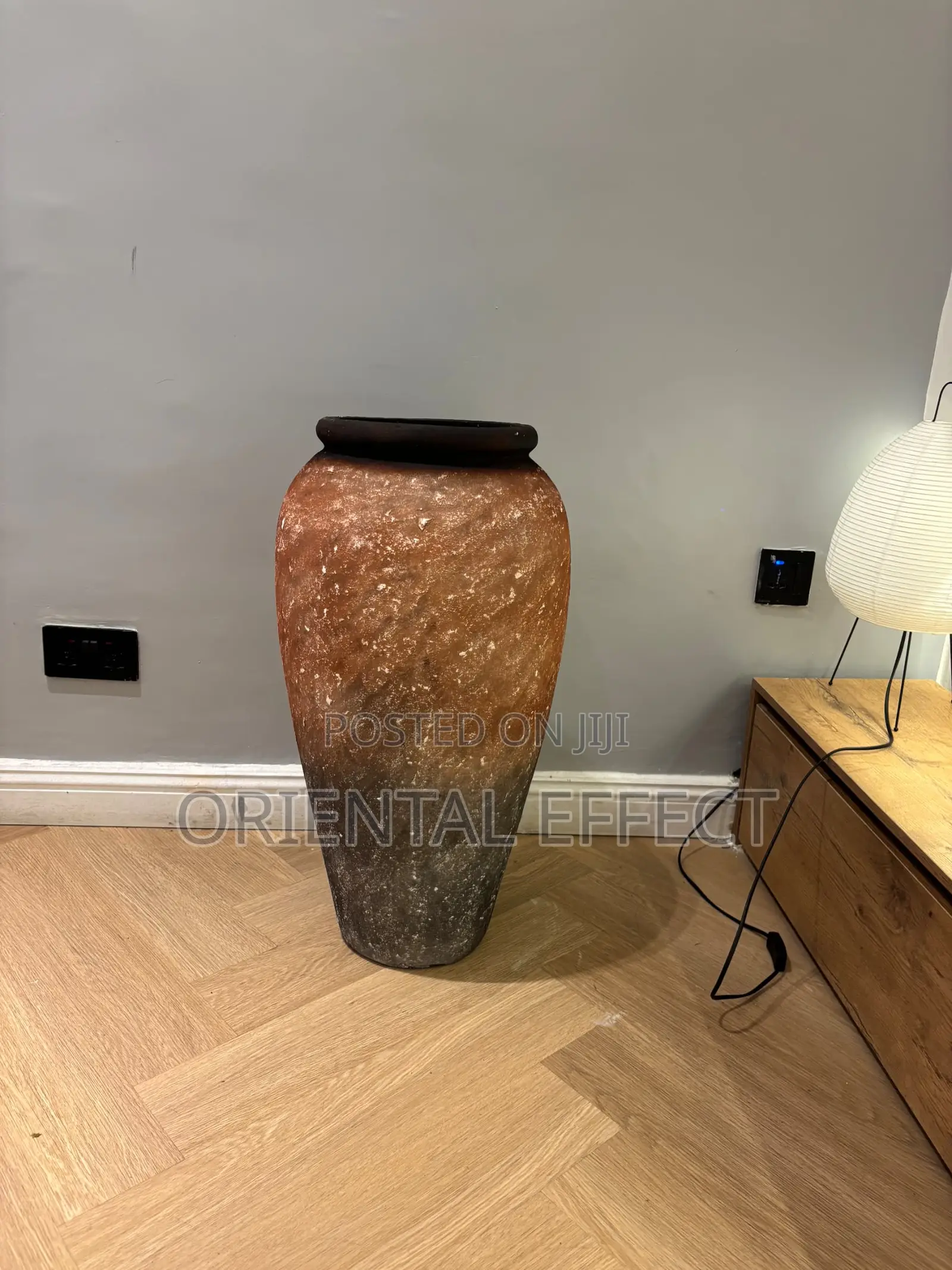 Small Antique Nyx Planter
