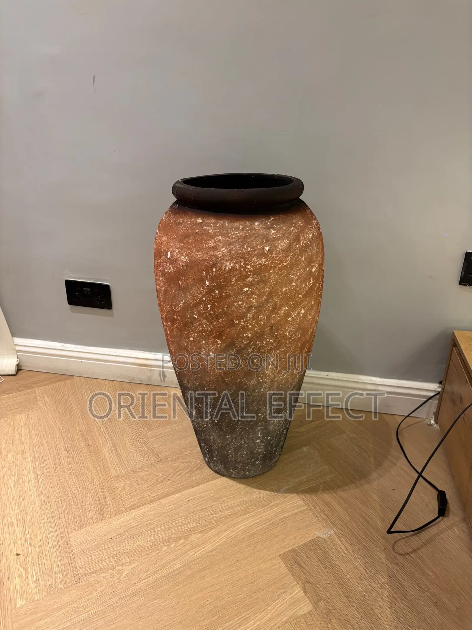 Small Antique Nyx Planter