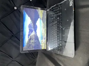Laptop Toshiba Satellite C850 8GB Intel Core i5 HDD 250GB