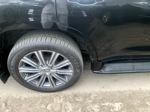 Lexus LX 570 (5 seats) AWD 2017 Black