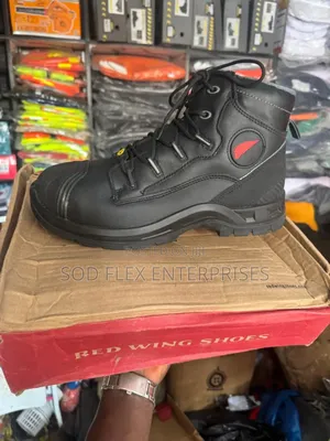 Red Wing Safety Shoe (3205) Durable And Luxury Safety Shoe For Oil&Gas