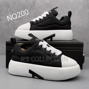 Good Quality Unisex Classic Sneakers