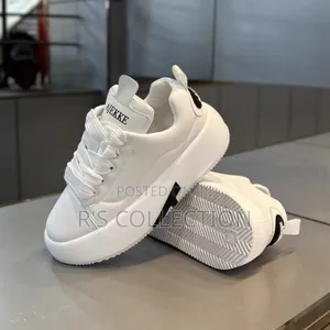 Good Quality Unisex Classic Sneakers