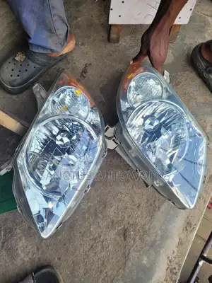Headlight Pontic Vibe 2005