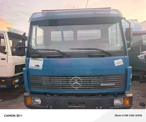 Mercedes 1114
Container Body
Diesel Engine Truck
6 Tire