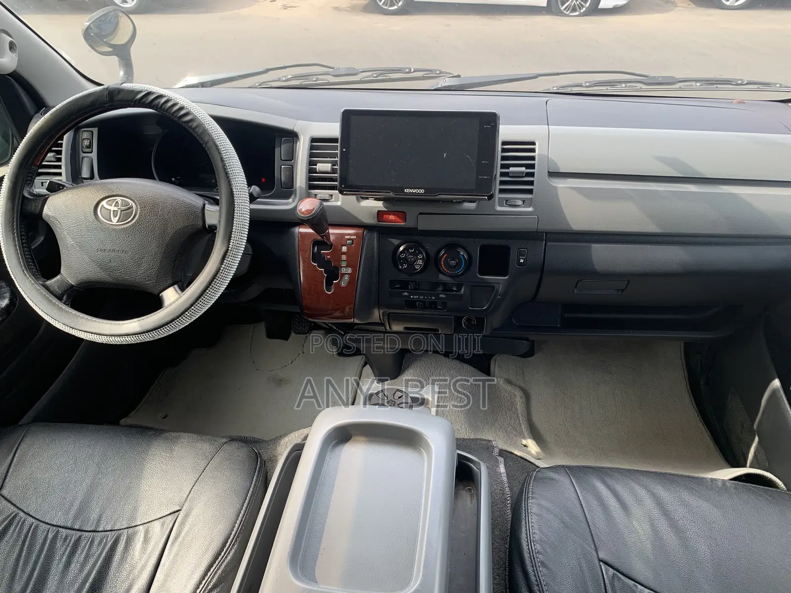 Toyota HiAce 2012 Black