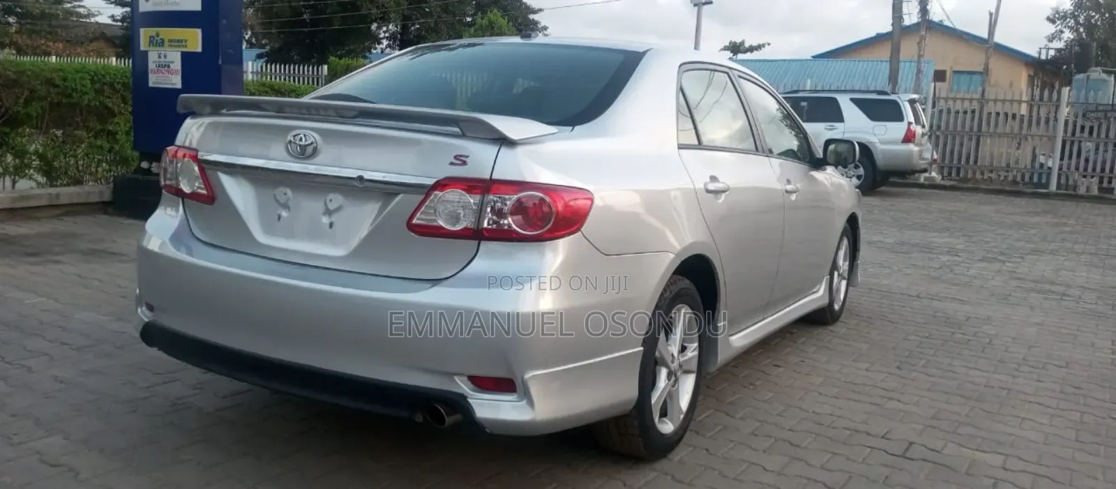 Toyota Corolla 2011 Silver