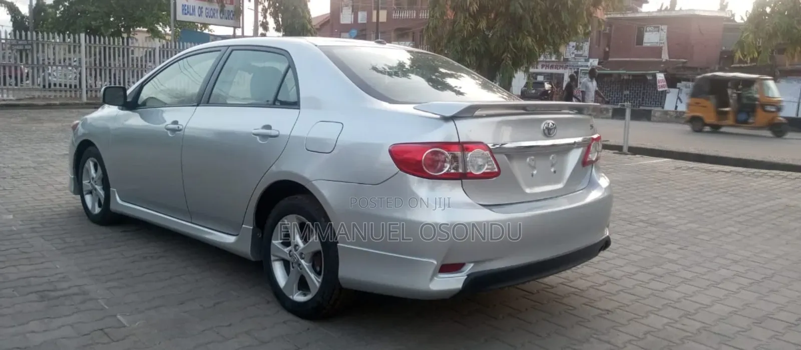 Toyota Corolla 2011 Silver