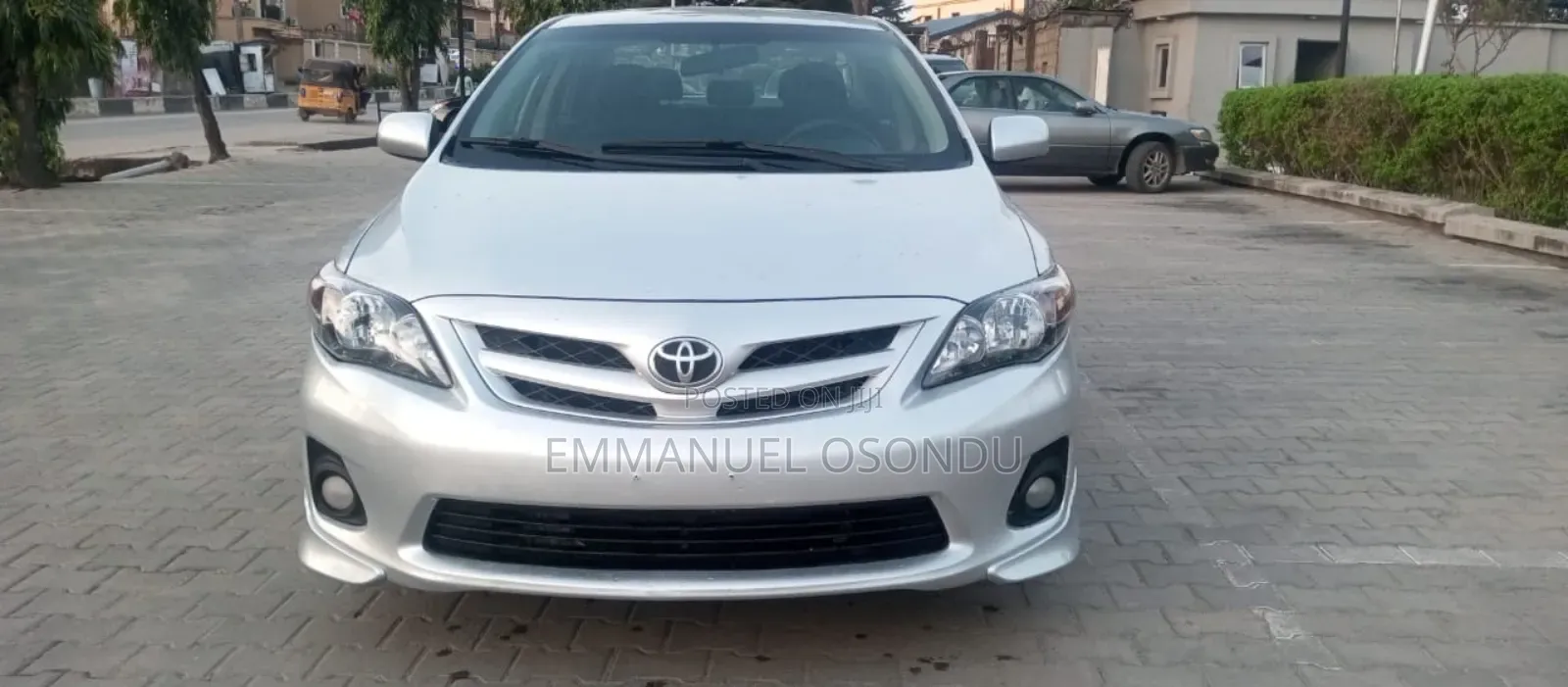Toyota Corolla 2011 Silver