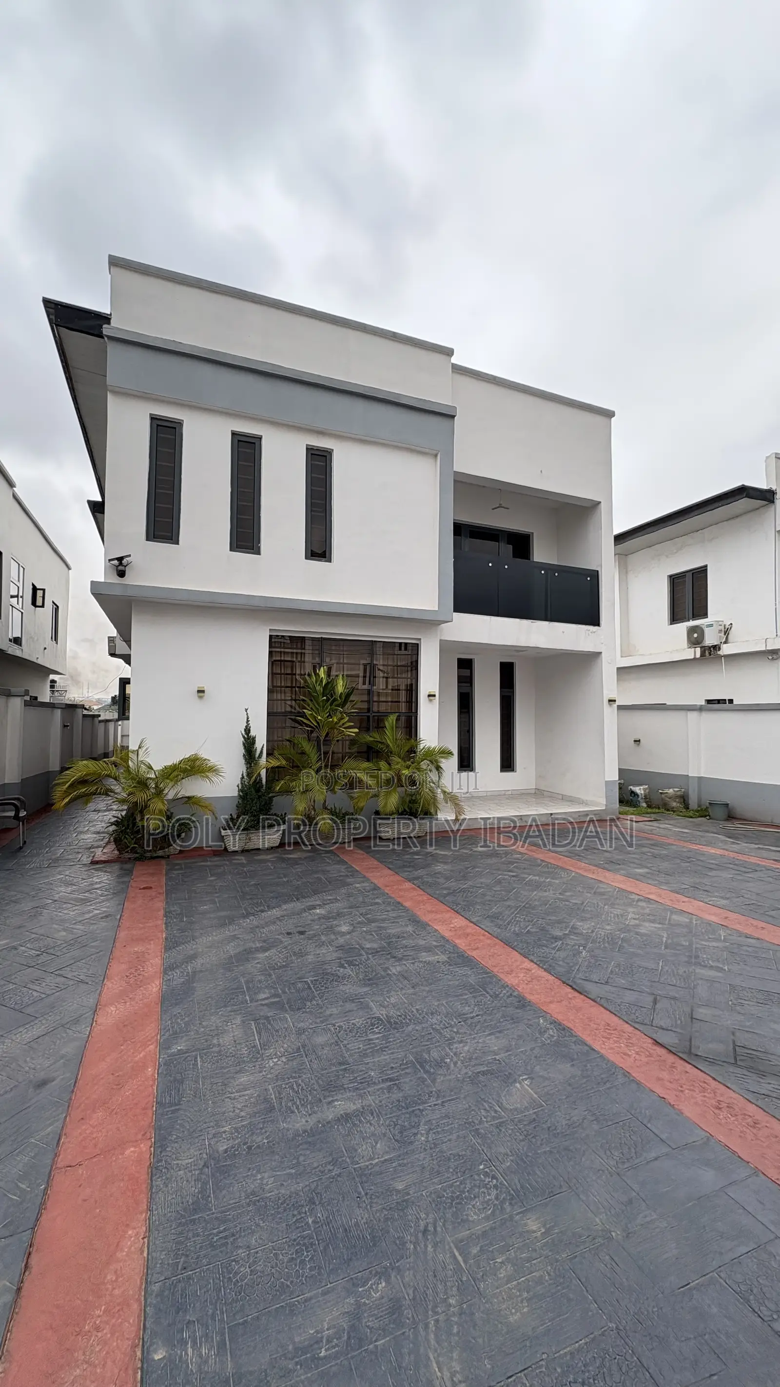4bedeoom Self Compound Duplex at Bodija Estate