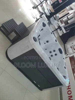 Spa Outdoor Massage Jacuzzi Bathtub