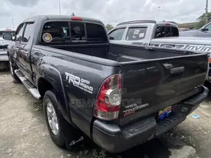 Toyota Tacoma 2015 Gray