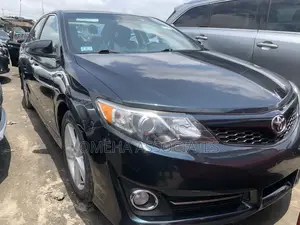 Toyota Camry SE 4dr Sedan (2.5L 4cyl 6A) 2014 Gray