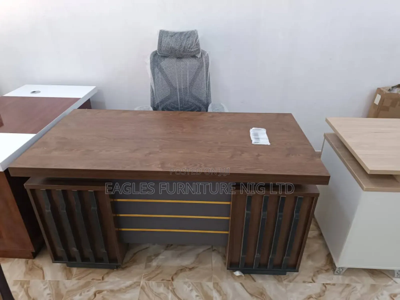 Executive Wooden Office Table