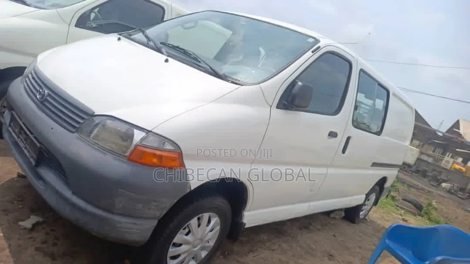 Toyota HiAce 2001 White
